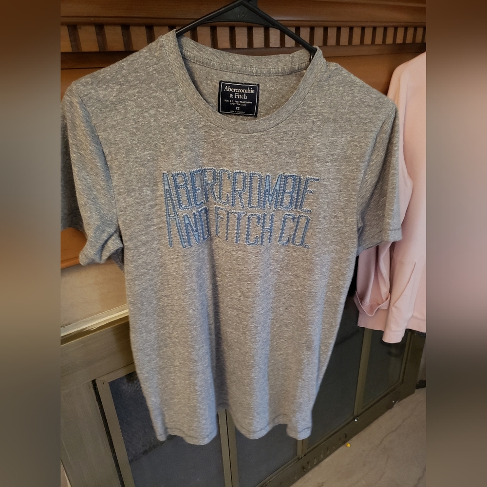 Mens XS Ambercrombie and Fitch Co. Tee